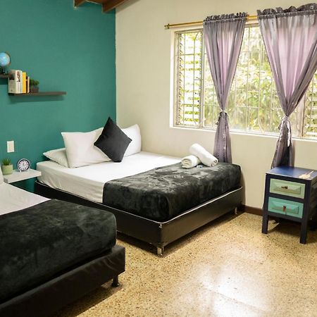 Buntes House-Casa Hotel Laureles-Estadio Medellin Ngoại thất bức ảnh