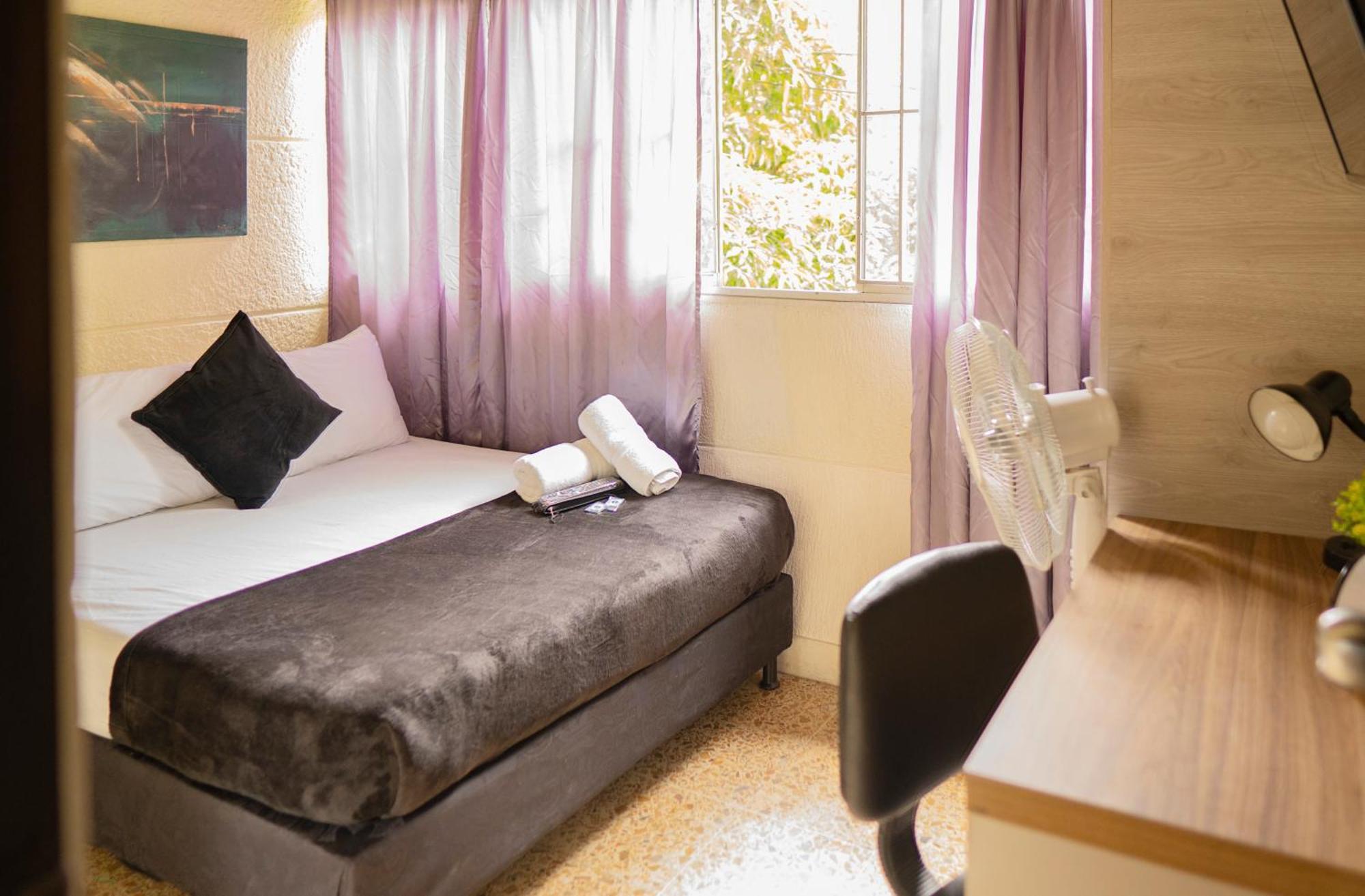 Buntes House-Casa Hotel Laureles-Estadio Medellin Ngoại thất bức ảnh