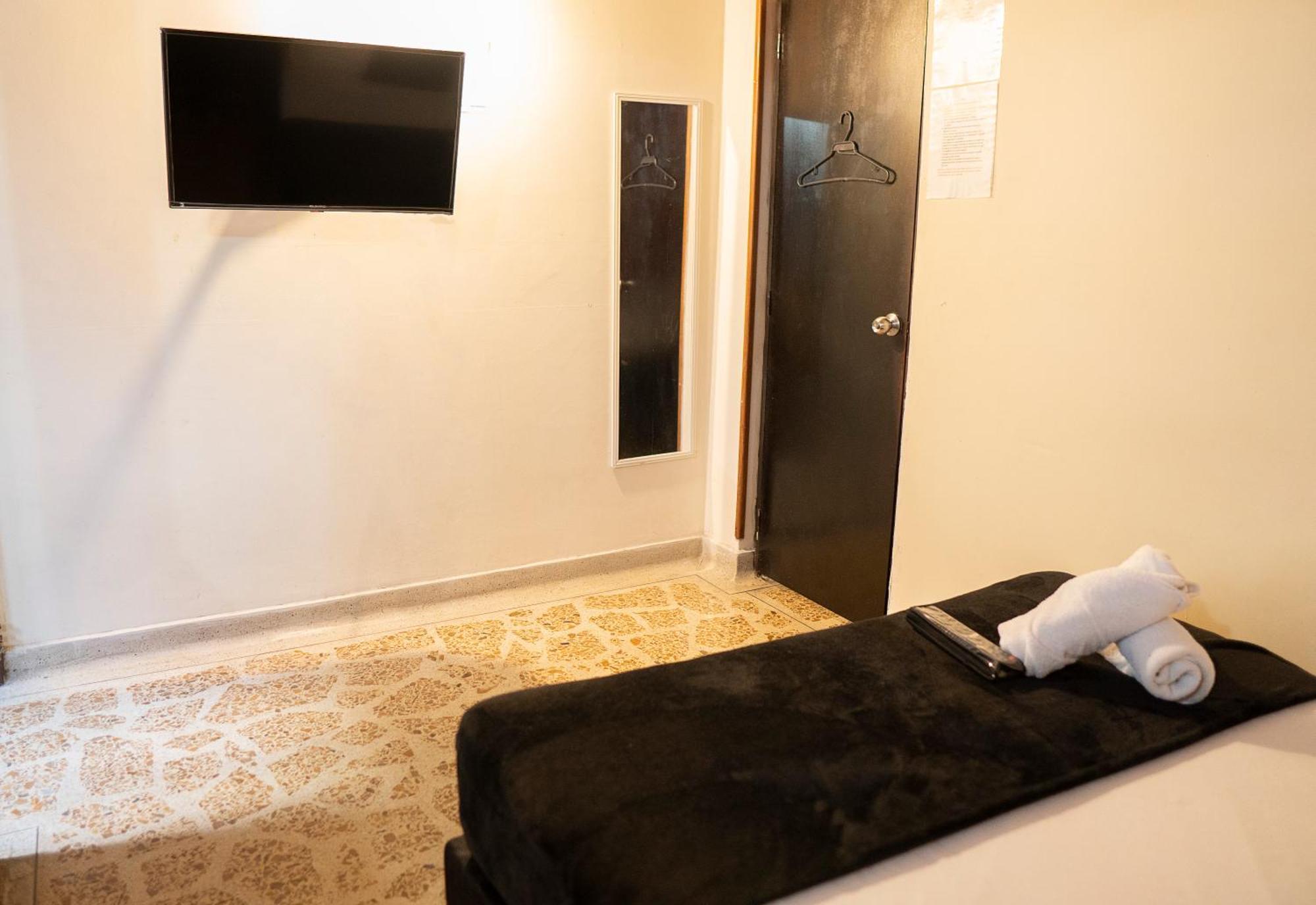 Buntes House-Casa Hotel Laureles-Estadio Medellin Ngoại thất bức ảnh