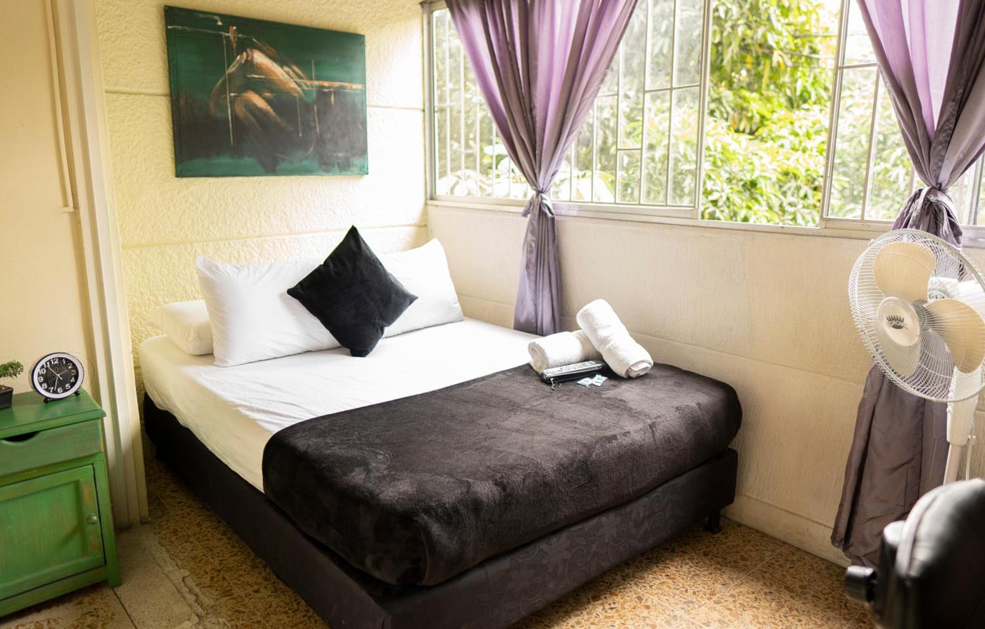 Buntes House-Casa Hotel Laureles-Estadio Medellin Ngoại thất bức ảnh