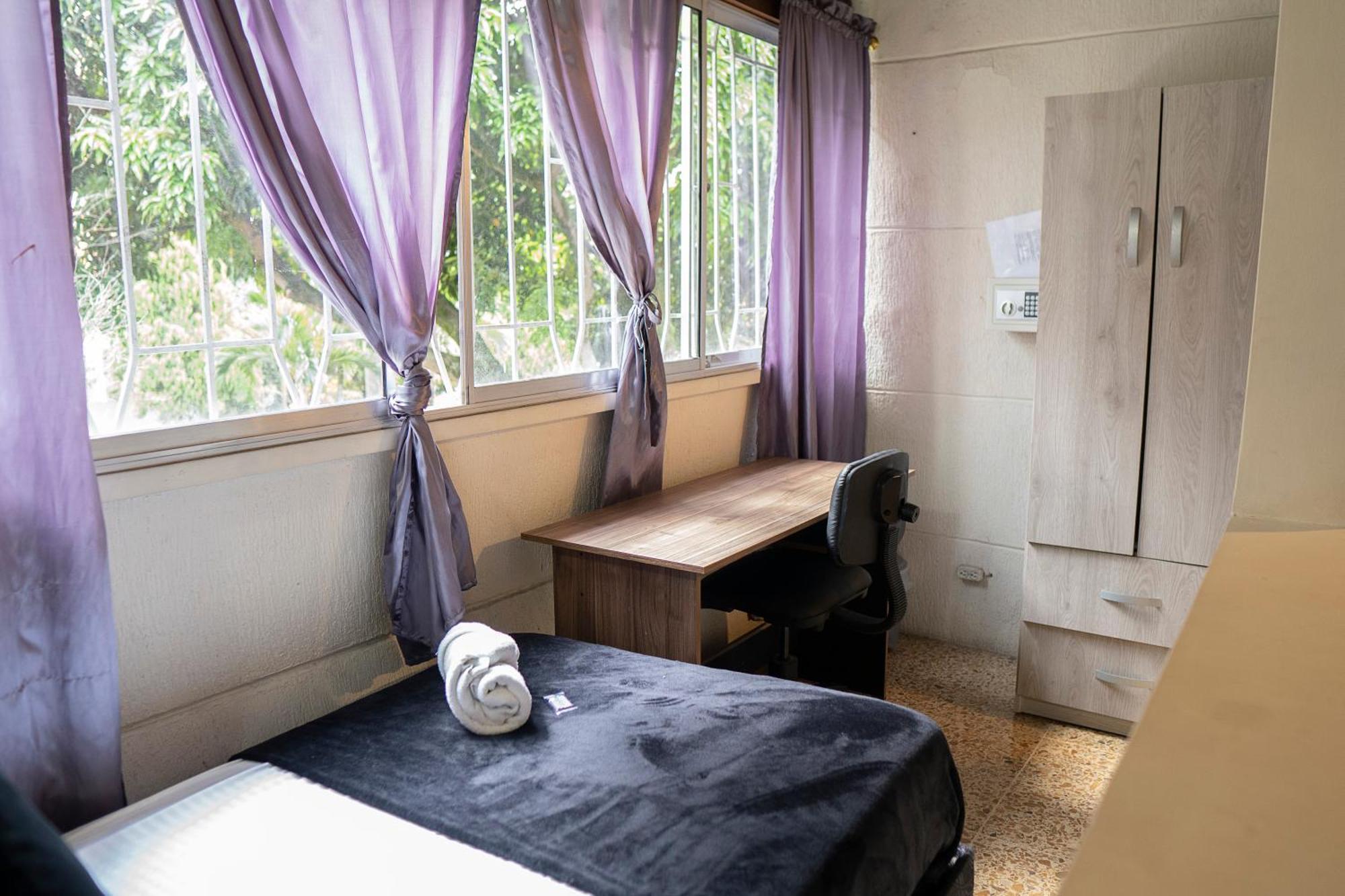 Buntes House-Casa Hotel Laureles-Estadio Medellin Ngoại thất bức ảnh